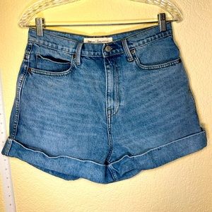 Gap Woman’s High Rise Denim Distressed Shorts 29
